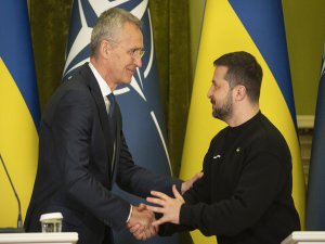 Stoltenberg ile Zelenski Kiev’de görüştü