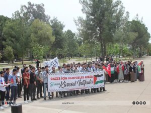 Çukurova Üniversitesi öğrencilerinden ABD'deki öğrencilerin Gazze eylemlerine destek