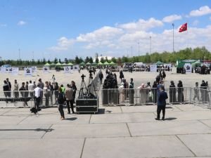 Yenikapı Meydanı "Peygamber Sevdalıları"nı bekliyor