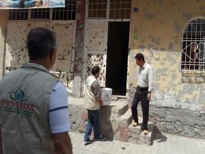 IHO EBRAR Cizre'de gıda yardımında bulundu