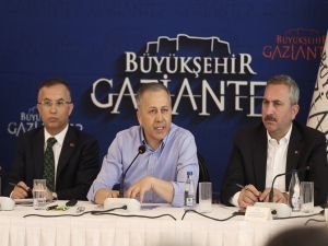 İçişleri Bakanı Yerlikaya: Düzensiz göç ve göçmen kaçakçılığıyla durmadan amansız bir mücadele veriyoruz