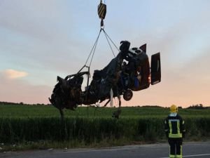 Ukrayna'da kamyon ve minibüs çarpıştı: 14 ölü