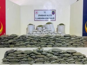 Diyarbakır'da 285 kilogram toz esrar ele geçirildi