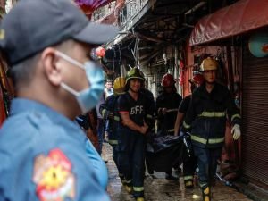 Filipinler'de bir binada çıkan yangında 11 kişi öldü