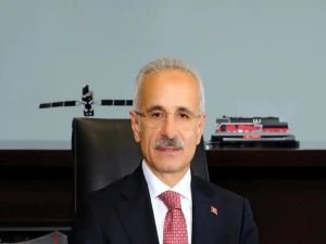 Bakan Uraloğlu: META Türkiye'nin şartlarını kabul etti. Instagram saat 21:30'da yeniden erişime açılacak