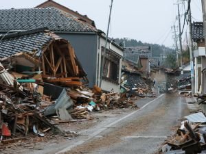 Japonya'da "büyük deprem" uyarısı devam ediyor