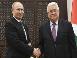 Putin ve Abbas Rusya'da bir araya geldi