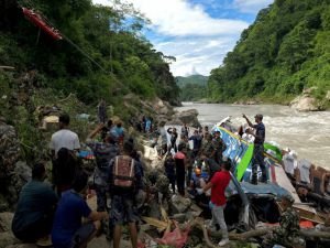 Nepal'de yolcu otobüsü kazası: 27 ölü