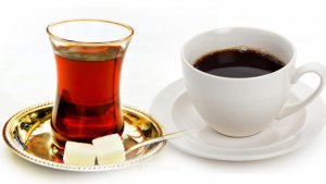 Çay ve kahveyi su niyetine içmeyin