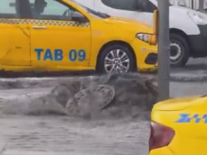 İstanbul'da aniden bastıran yağmur hayatı olumsuz etkiledi