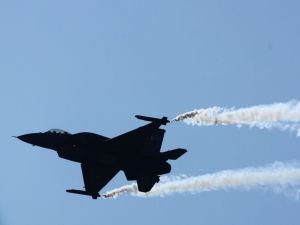 Ukrayna F-16 savaş uçağının düştüğünü doğruladı