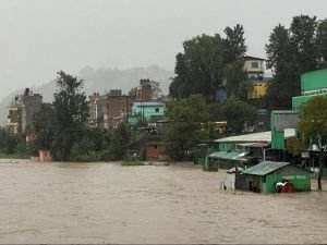 Nepal'deki selde ölenlerin sayısı 241'e yükseldi