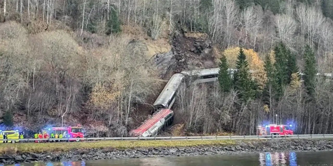 Norveç'te tren raydan çıktı: Bir ölü