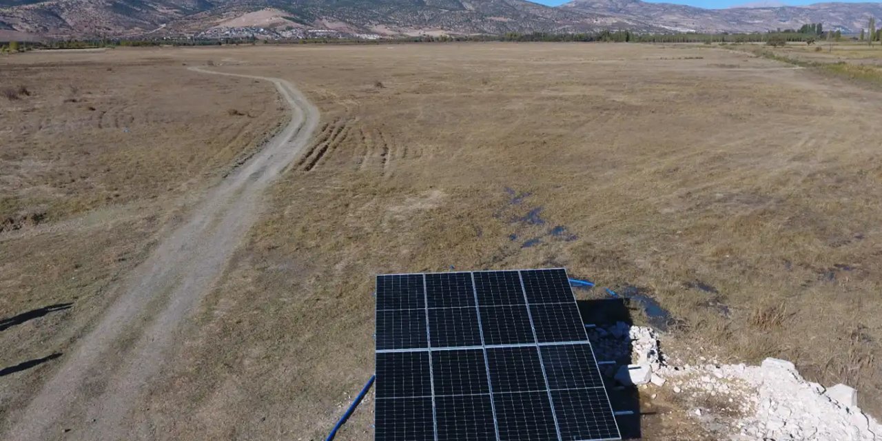 Adıyaman'da hayvanların sulanması için meraya güneş paneli kuruldu