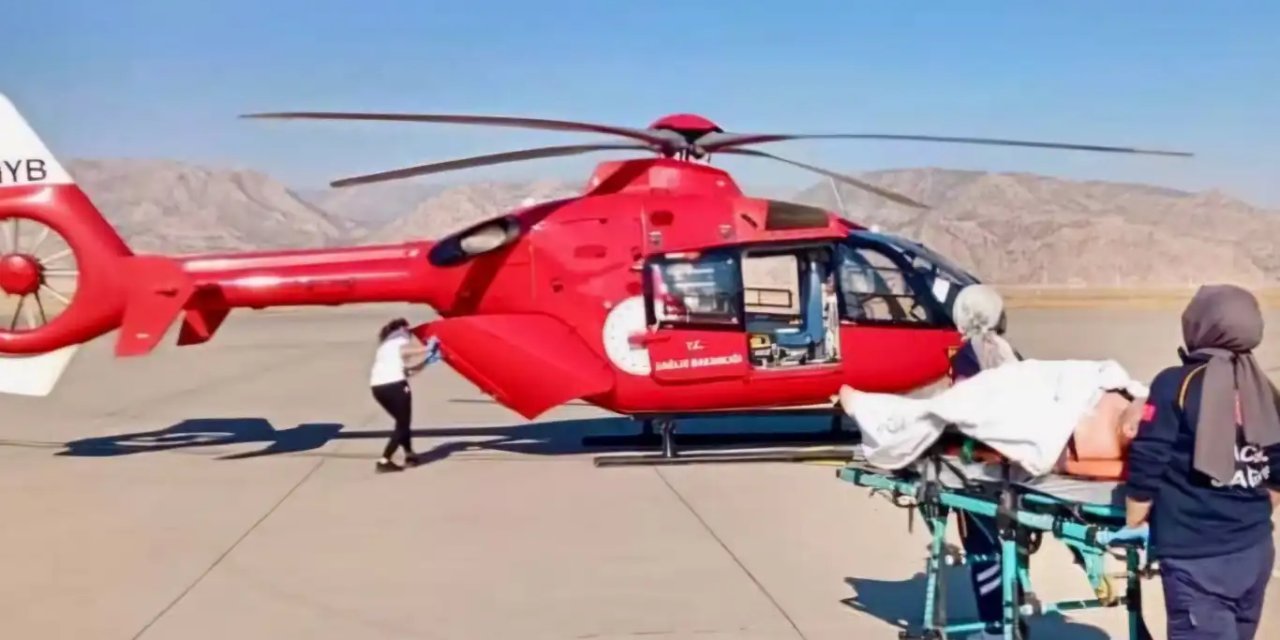 Şırnak'ta 26 yaşındaki hasta ambulans helikopterle Diyarbakır'a aktarıldı