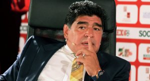 Efsane futbolcu Maradona: Geri dön Messi