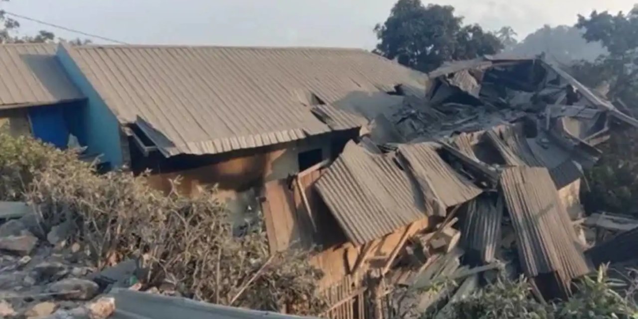 Endonezya'da yanardağ patlaması nedeniyle bölge sakinleri kalıcı olarak taşınacak