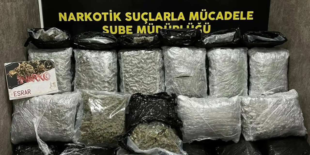 Durdurulan bir araçta 26 kilo 550 gram esrar ele geçirildi