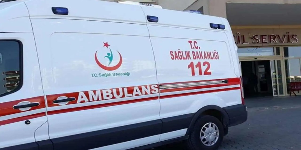 Otomobil ile hafif ticari araç çarpıştı: 1 ölü, 5 yaralı