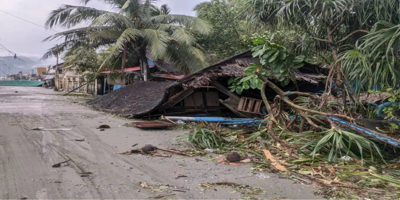 Filipinler'de tayfun: 8 ölü