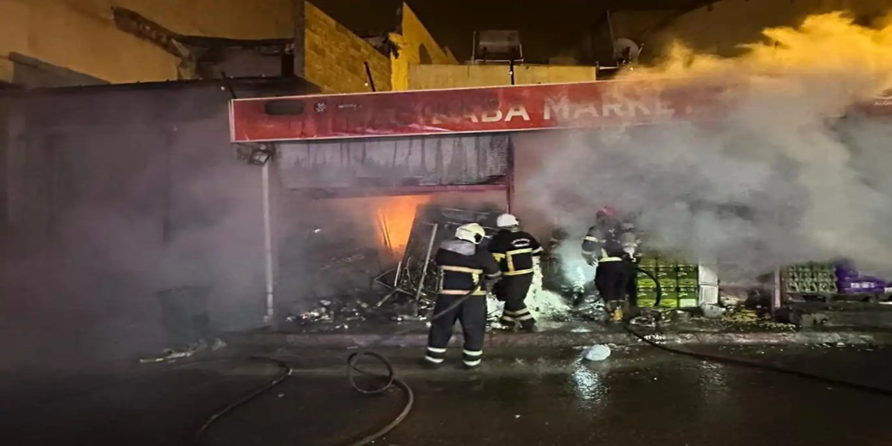 Şanlıurfa'da iş yerinde çıkan yangında maddi hasar meydana geldi