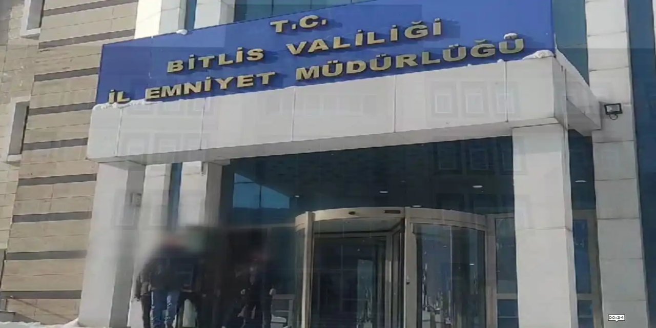 Bitlis'te 24 düzensiz göçmen ile 4 organizatör şüphelisi yakalandı