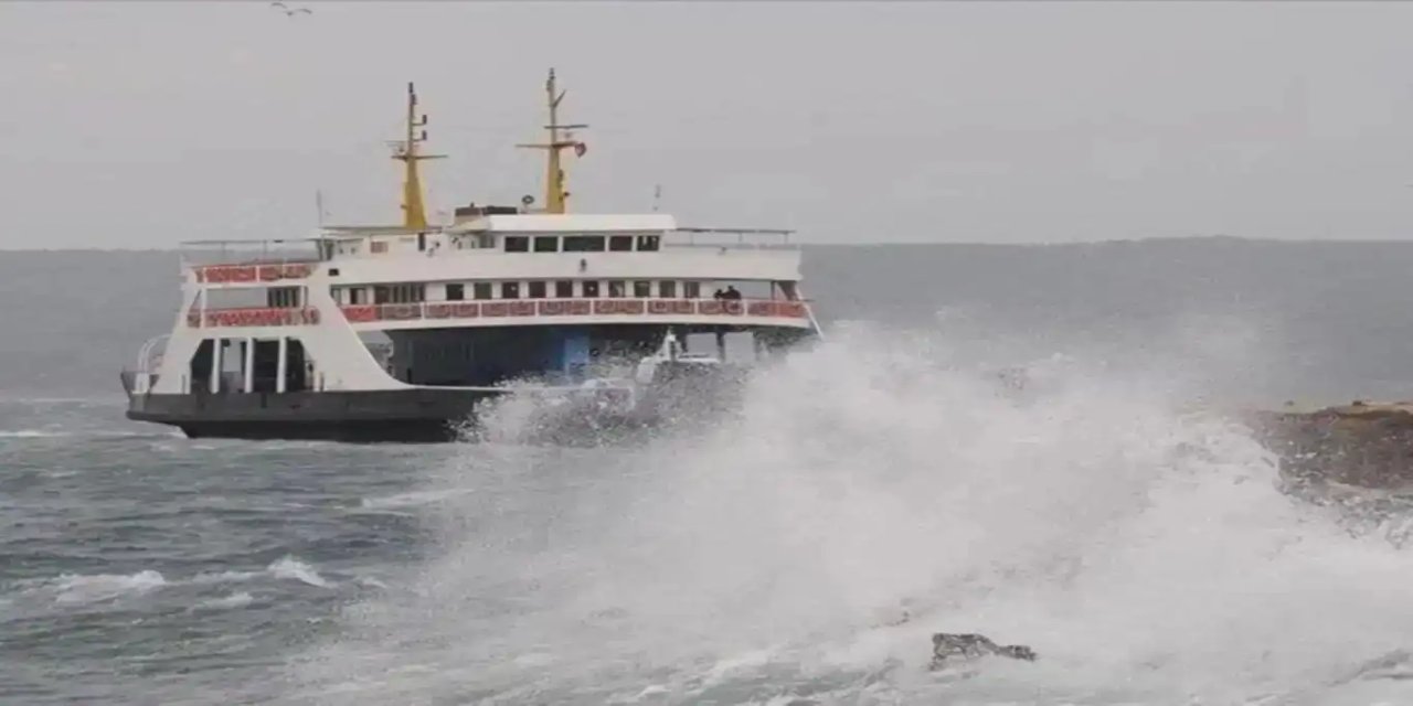 Çanakkale'de bazı feribot seferleri iptal edildi