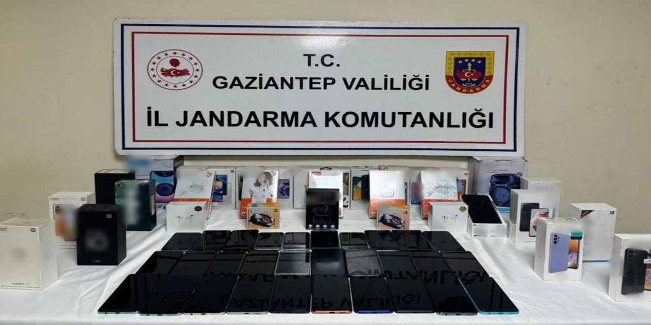 Gaziantep'te gümrük kaçağı cep telefonları ele geçirildi