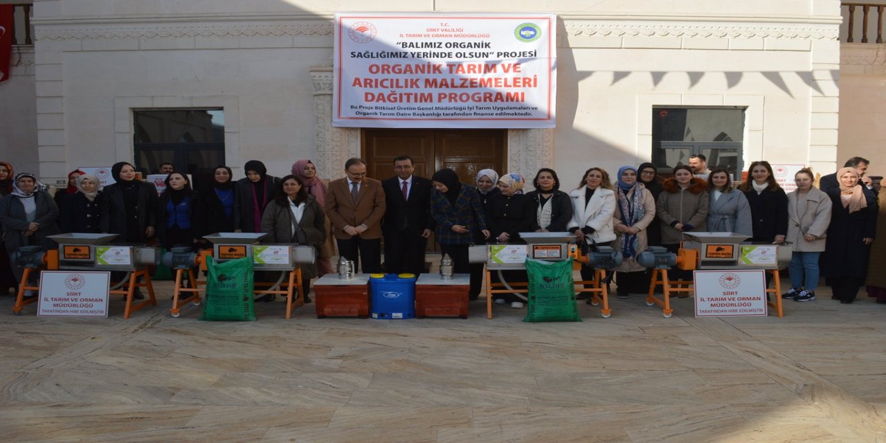 Siirt’te bağcılık ve arıcılığa destek: Üreticilere ekipman dağıtıldı