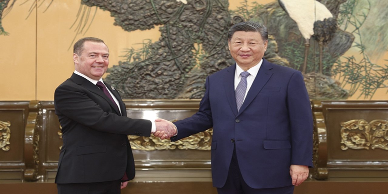 Xi Jinping ve Dmitriy Medvedev'den önemli görüşme