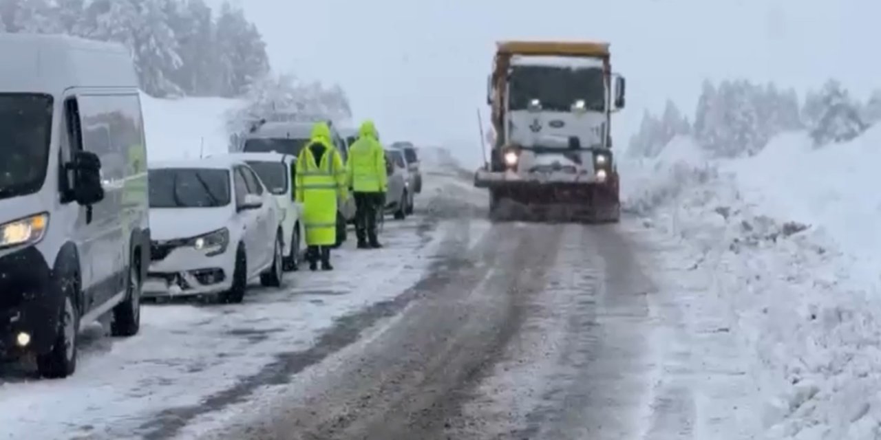 Ardahan'da bazı yollar ulaşıma kapandı