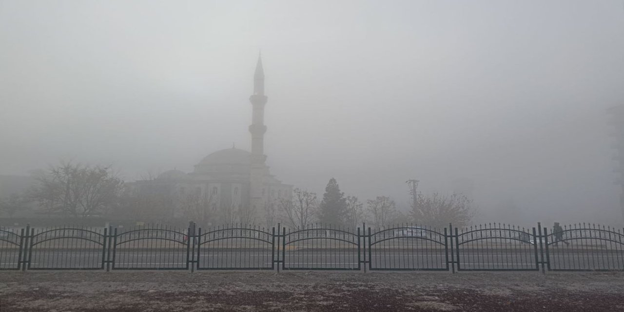 Diyarbakırlılar 2 gündür sabaha sisle uyanıyor