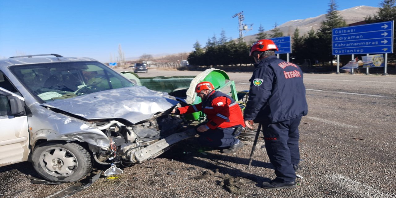 Malatya'da 2 araç çarpıştı: 1 yaralı
