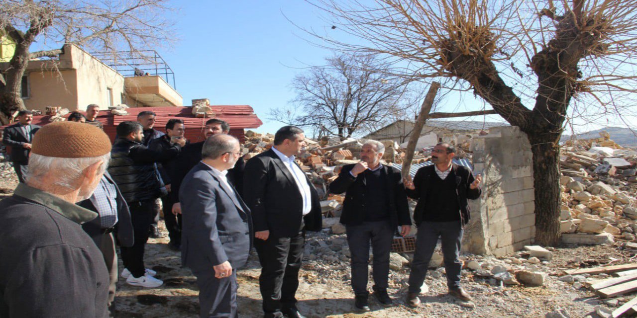 HÜDA PAR Milletvekili Ramanlı Adıyaman'da depremzedeleri ziyaret etti