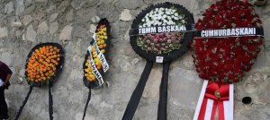 Kılıçdaroğlu'na çelenk şoku!