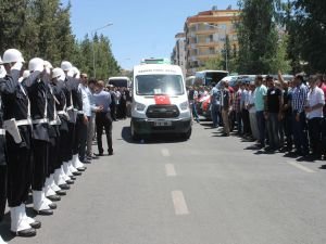 Şanlıurfa’da yaşamını yitiren polisler memleketlerine uğurlandı