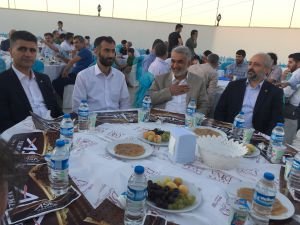 Yapıcıoğlu Demirer-Ramanlı Ailesinin düğününe katıldı