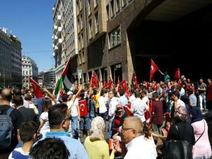 İtalya'daki gurbetçilerden darbe girişimine tepki