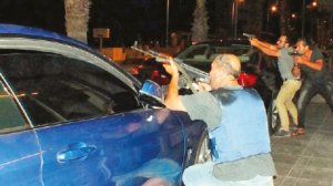 Şiddetli çatışma! 40 bordo bereli ile suikast girişimi