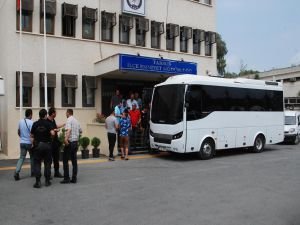 Tarsus'ta gözaltına alınan 10 hakim ve savcı adliyeye getirildi