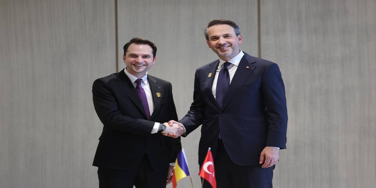 Bakan Bayraktar, Romanyalı mevkidaşıyla bir araya geldi