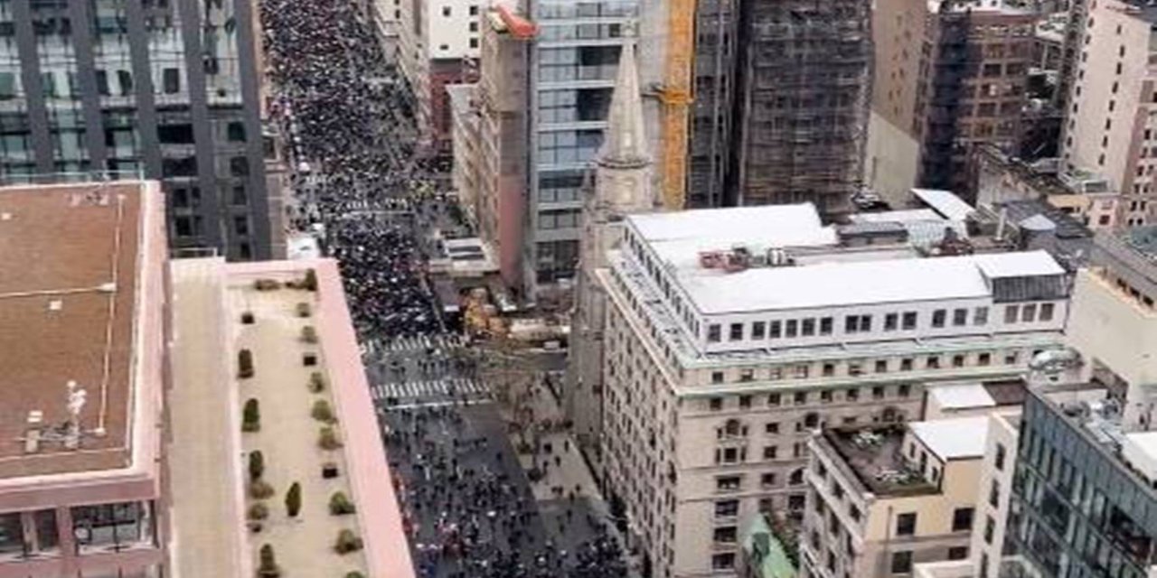 ABD'de Trump'a "Elini Çek" protestoları