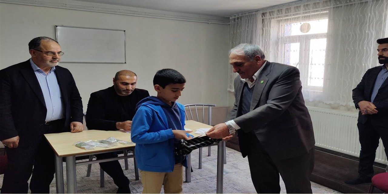 Kovancılar'da Siyer Yarışması'nda dereceye girenler ödüllendirildi