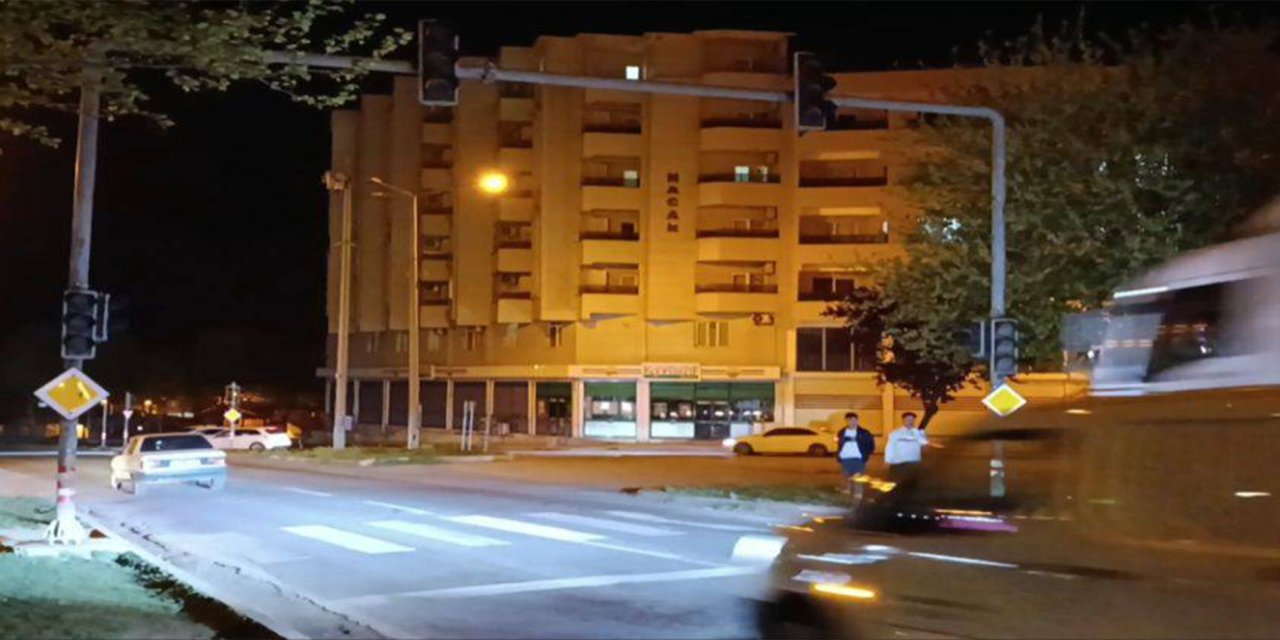 Arızalı trafik ışıkları kazaya davetiye çıkarıyor!