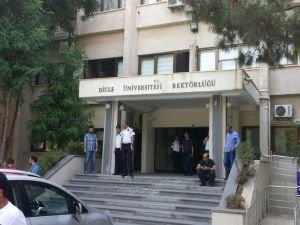 Dicle Üniversitesi Rektörlüğü'nde Polis  araması!