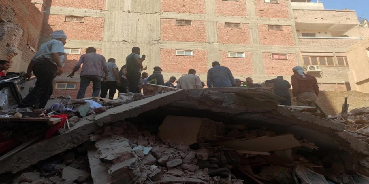 Mısır'da 4 katlı bina çöktü: 4 ölü
