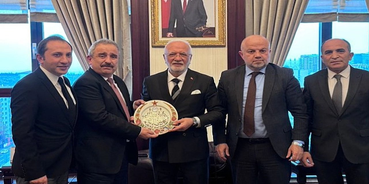 TÜBAF Mustafa Elitaş'a Dosya Sundu