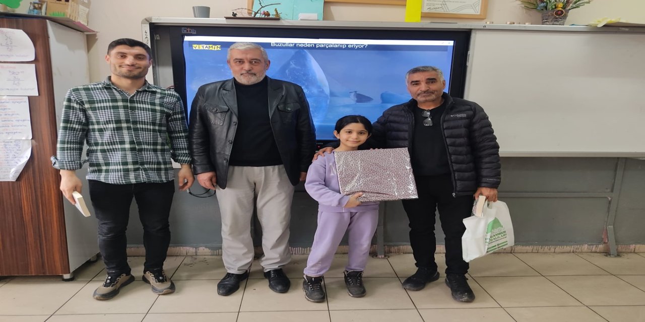 Siyer Yarışması’nda Türkiye geneli dereceye giren 22 Ağrılı ödüllendirildi