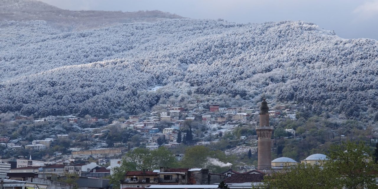 Nisan ayında kar sürprizi: Bursa beyaza büründü