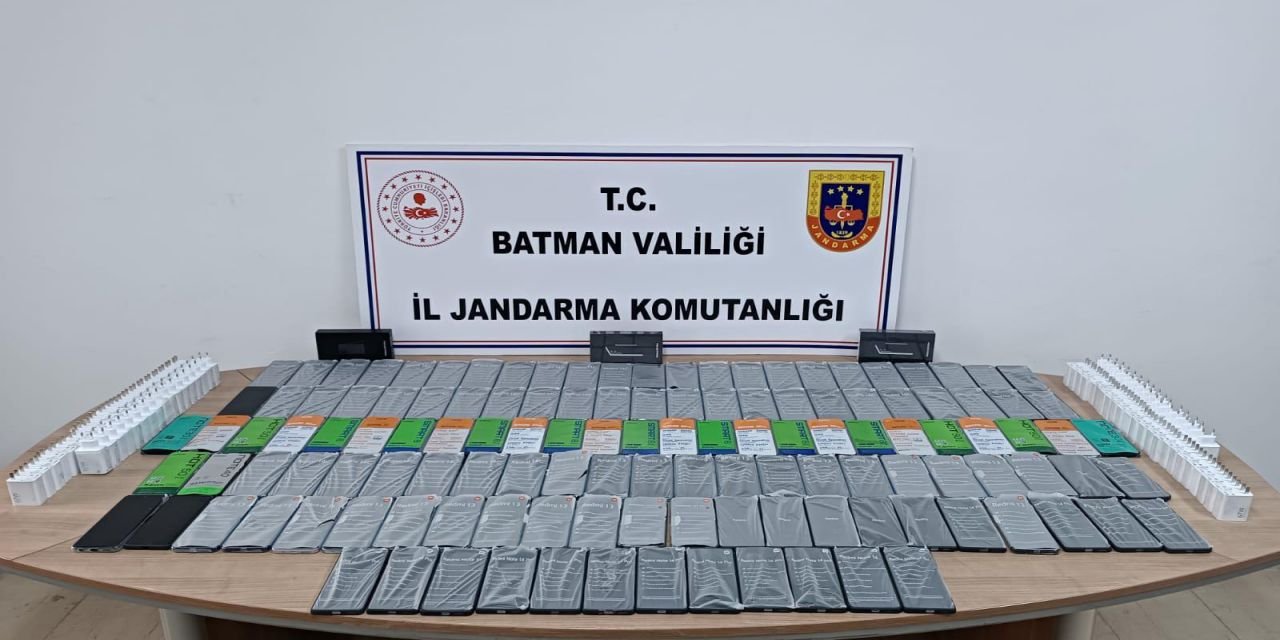 Batman'da 132 cep telefonuna el konuldu!